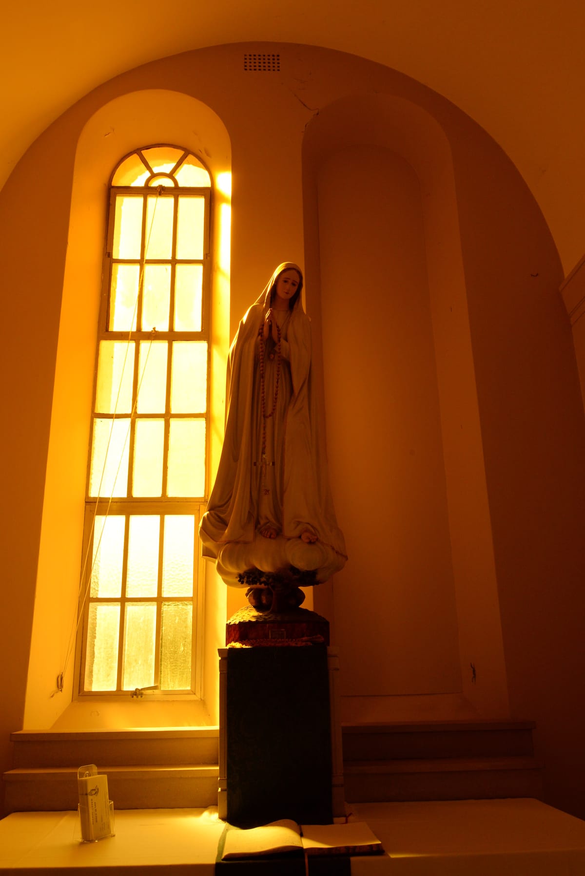 Catholic Church, Pacific Highway, Lindfield, Sydney - Catholic Stock Photo